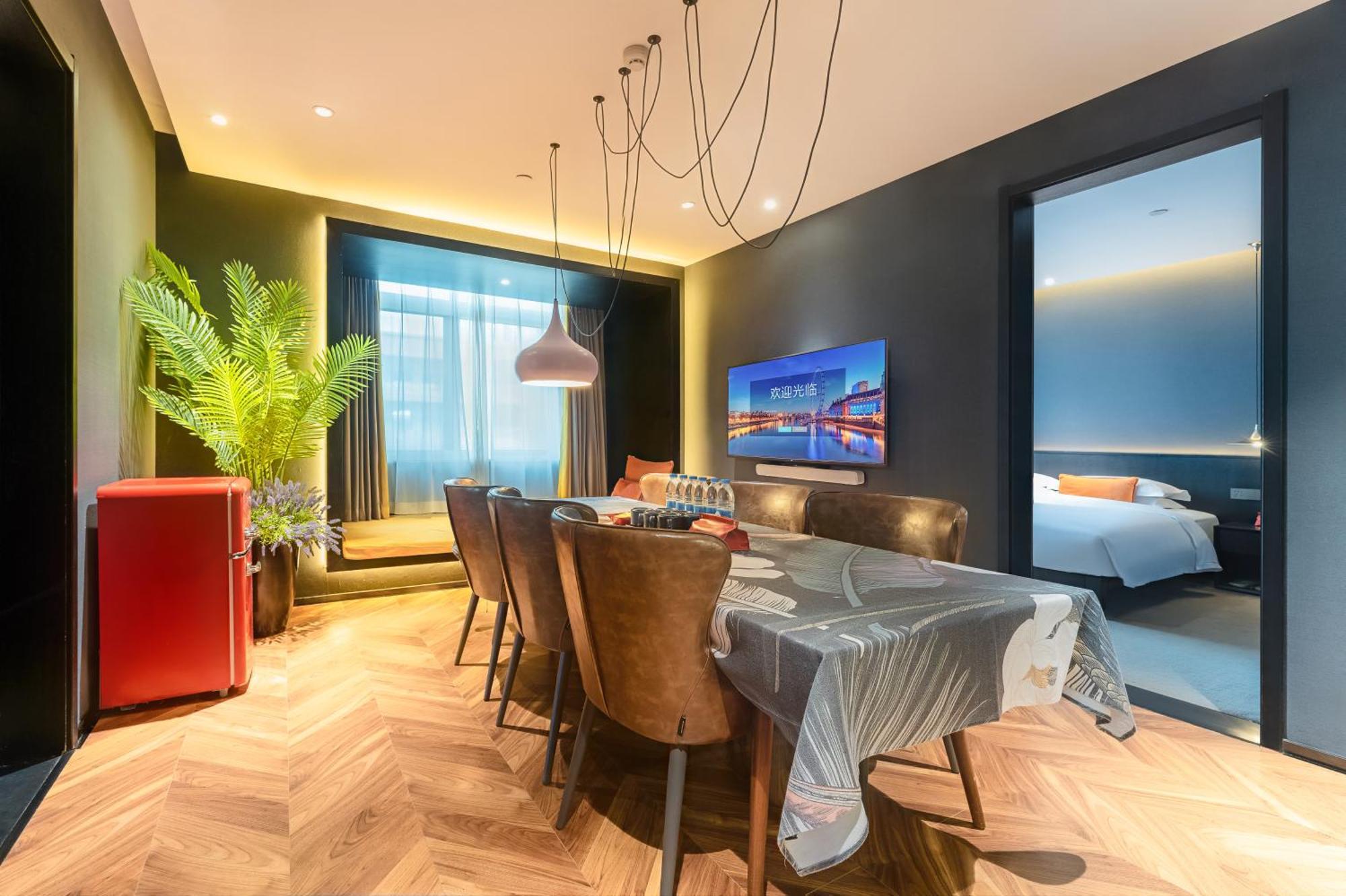 Hesu Designer Hotel & Suites -Near Xi'An Drum Tower And Yongning Gate -Free Laundry Luggage Storage -Kitty Cafe With Freshly Ground Coffee -24H Front Desk -English Service Exterior photo