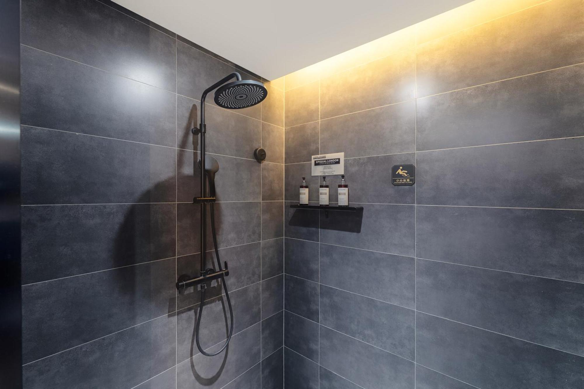 Hesu Designer Hotel & Suites -Near Xi'An Drum Tower And Yongning Gate -Free Laundry Luggage Storage -Kitty Cafe With Freshly Ground Coffee -24H Front Desk -English Service Exterior photo