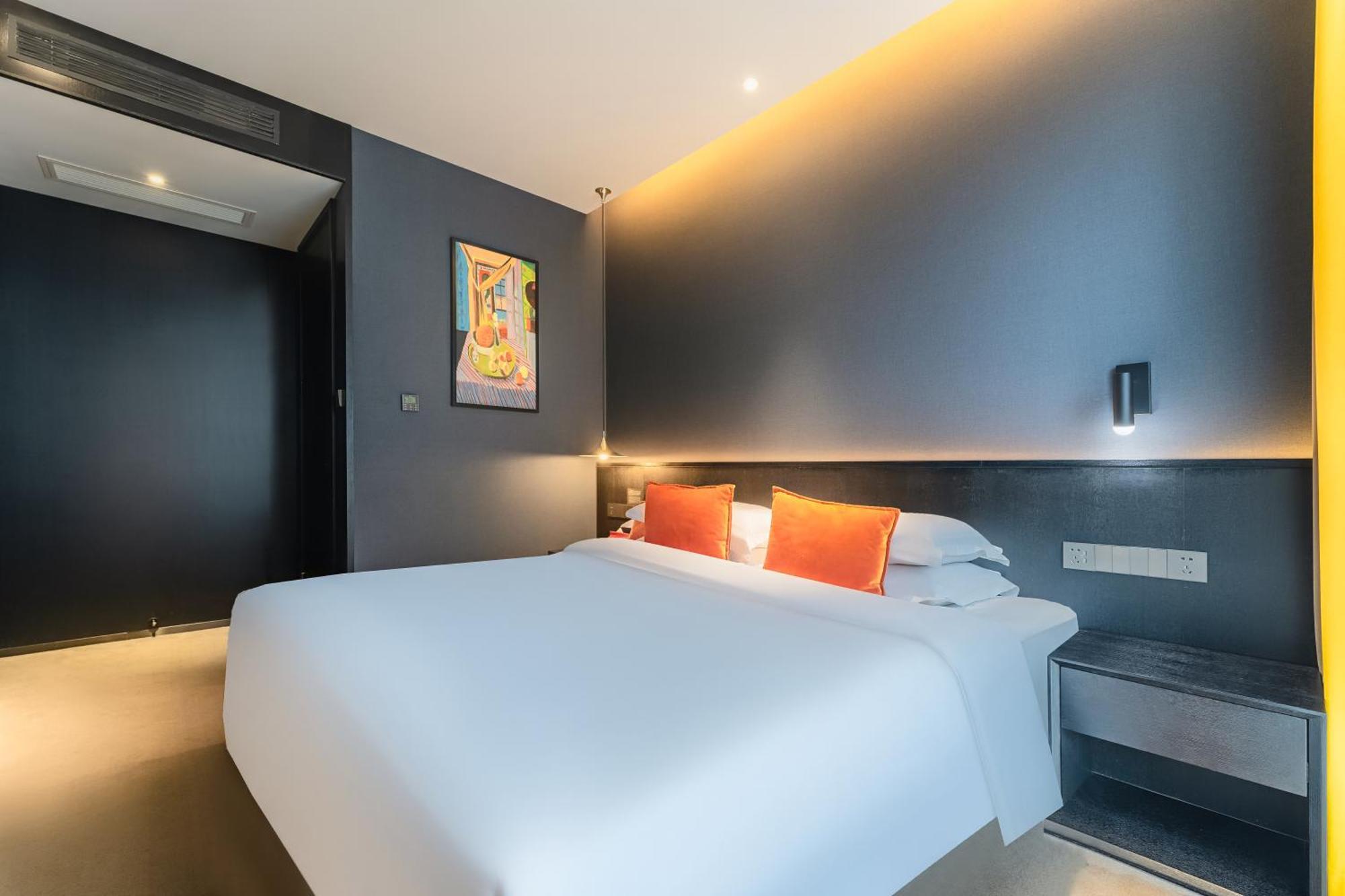 Hesu Designer Hotel & Suites -Near Xi'An Drum Tower And Yongning Gate -Free Laundry Luggage Storage -Kitty Cafe With Freshly Ground Coffee -24H Front Desk -English Service Exterior photo